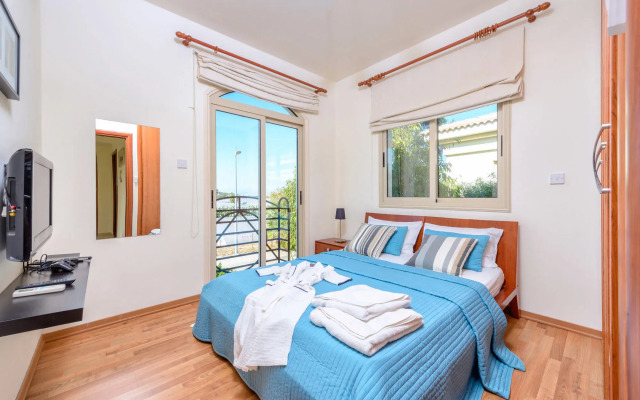 Ariadne Villa