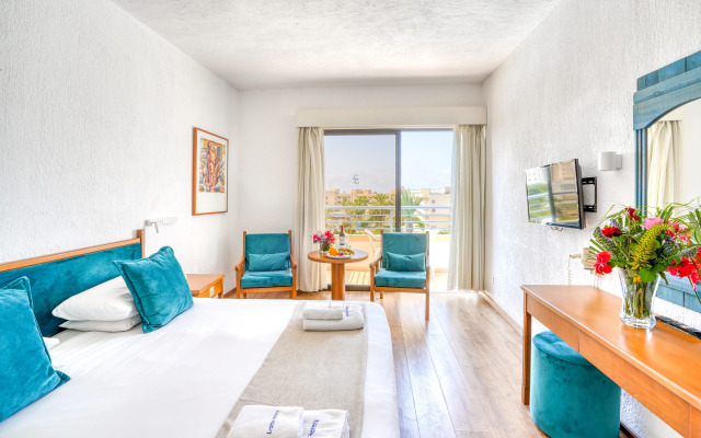 Paphos Gardens Hotel And Apartments