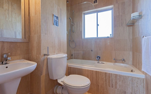 Leisure Bay 306 by CTHA