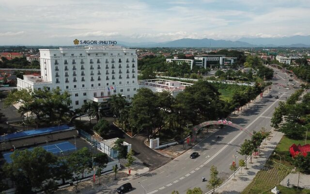 Sai Gon Phu Tho Hotel