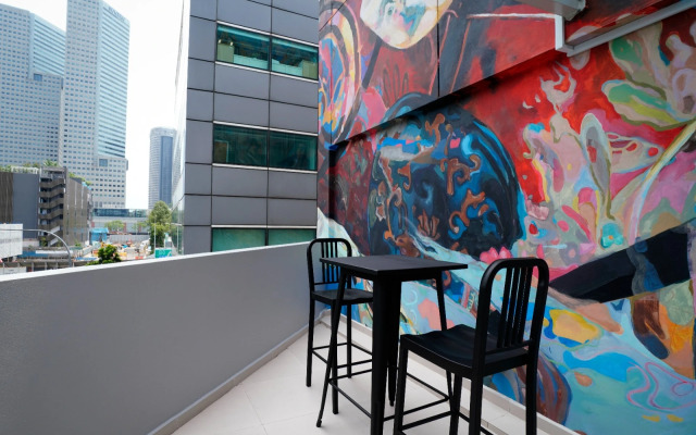 ST Signature Bugis Middle