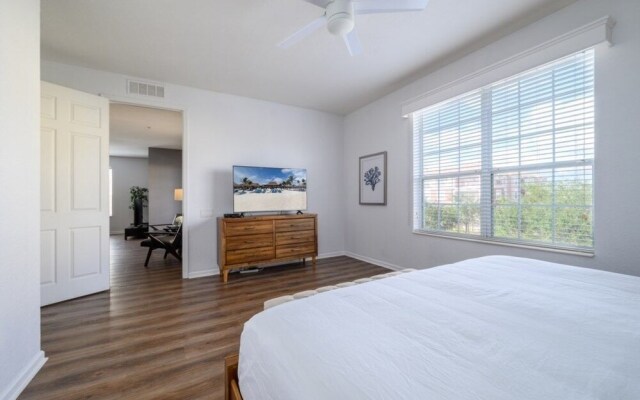 Vista Cay Electra 3 Bedroom Condo by RedAwning