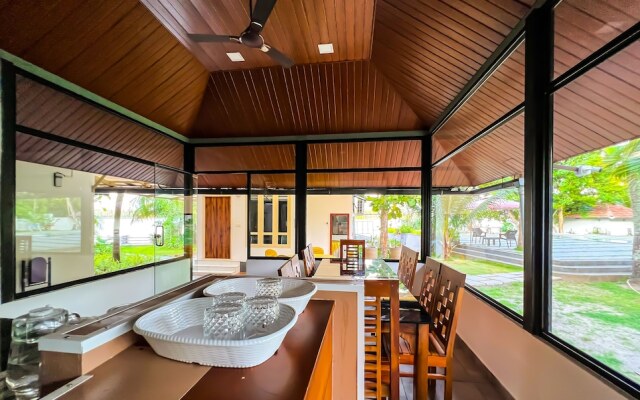 Jai Lake House
