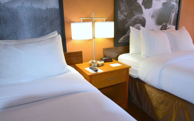 Super 8 by Wyndham Port Angeles at Olympic National Park Hotel