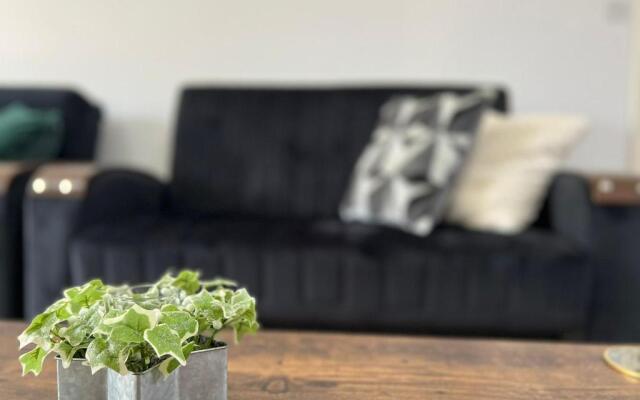 Boleyn Avenue by Incredible Stay