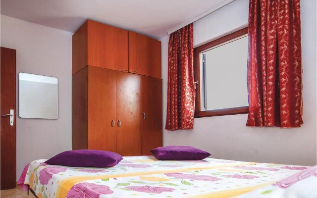 Apartment Maslenica with Sea View I