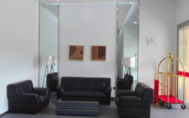 EASTLAND Hotel & Apartment