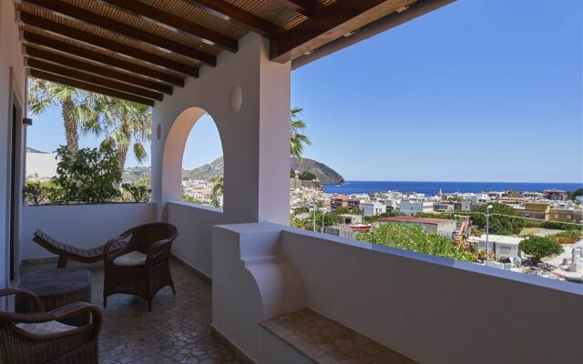 Hotel Tritone