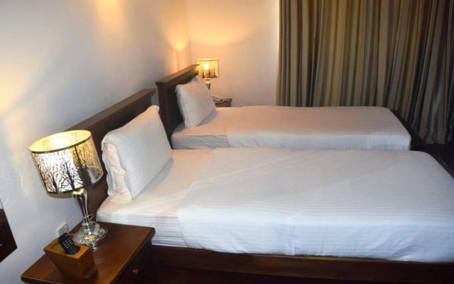 Daffodils Hotel