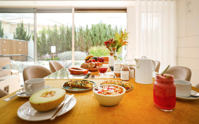 Santa Joana Residence with Garden and heated pool