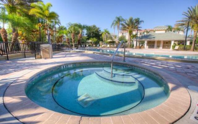 Lakefront Oasis