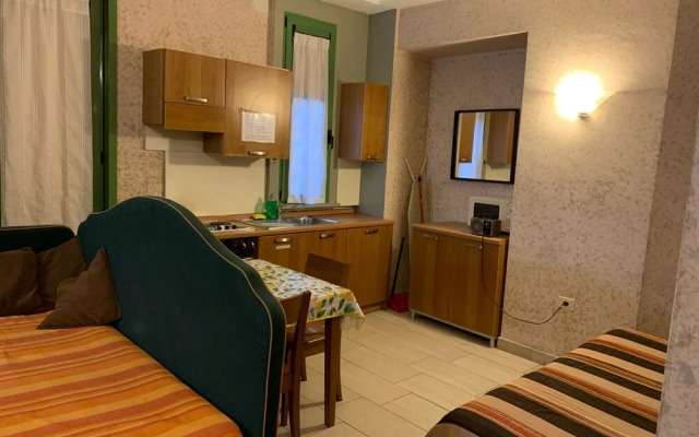 3 pax Studio, Month to Month Lease, Utility Costs Included