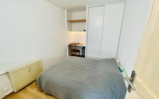 Furnished Apartment With Balcony & Parking in A Secure Residence