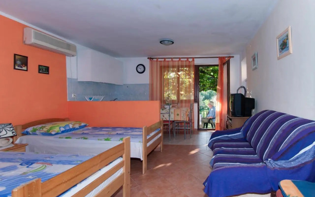 Apartment Dinono