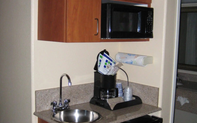 Holiday Inn Express Hotel & Suites Bastrop by IHG