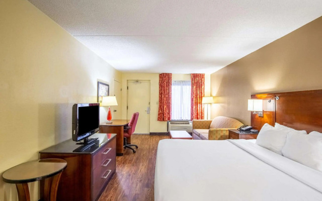 Econo Lodge Naval Station Norfolk