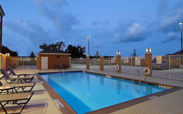 Holiday Inn Express & Suites Houston East - Baytown by IHG