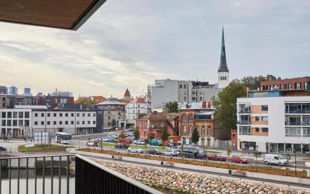 Sunrise City apartment with Harbour Seaview