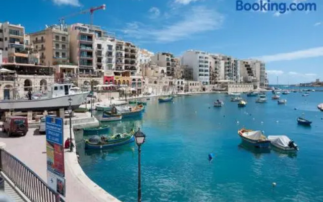 Seaside Bliss 3BR Holiday Apartment Sliema