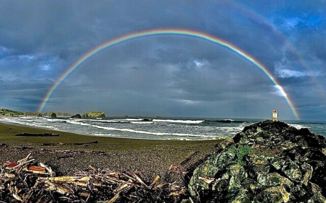 Sunset Oceanfront Lodging