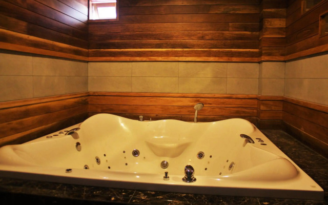 Metro Hotel & Spa