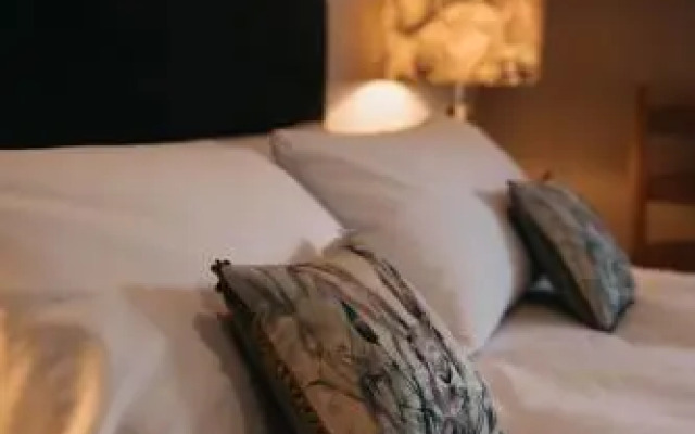 Three Horseshoes Inn