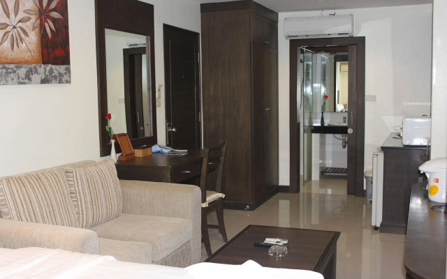 Sooksabai Jomtien Beach Hotel