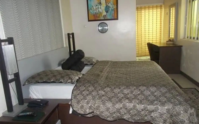 Beverly Heels Hotel