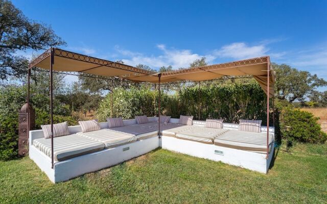 Rosa Estates The Farmhouse & Stables