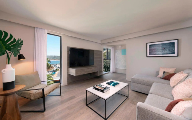 La Jolla Cove Suites