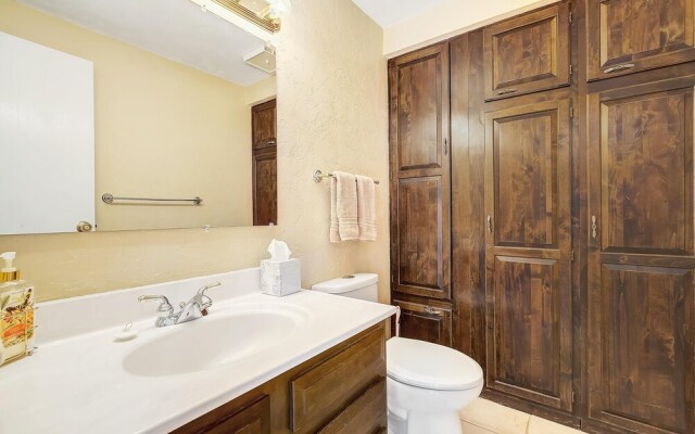 Ideally Located Westminster Home - Sleeps 13