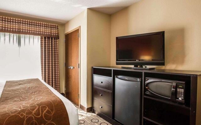 Comfort Suites At WestGate Mall