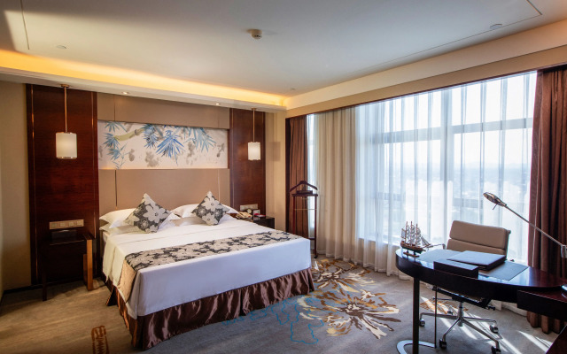 Deluxe Inn & Suites