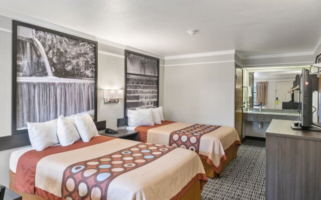 Super 8 Mount Vernon