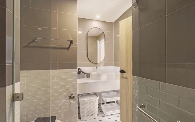One bedroom Palmetto Condo Karon A512