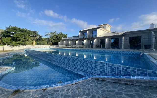 The Waterfront Oasis
