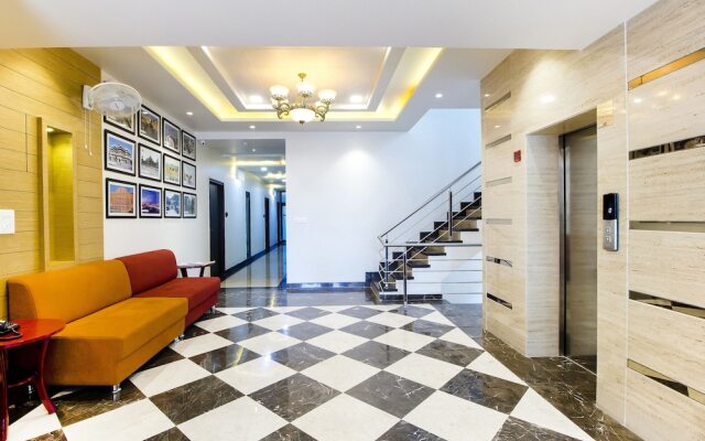 FabHotel The Royal CM Plaza