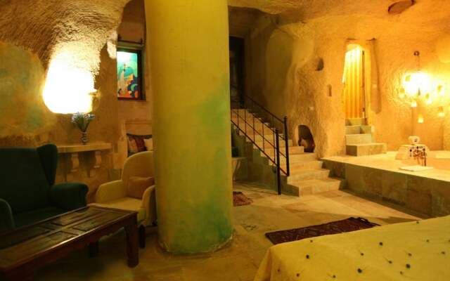 Blue Valley Cave Hotel