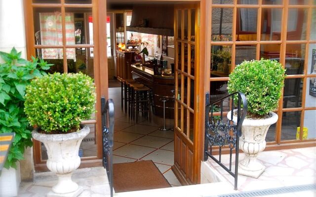 Hotel Restaurant le grand monarque