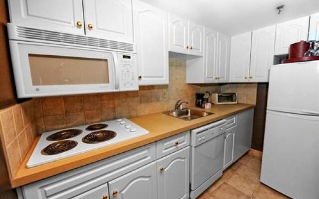 341MacLaren Executive Apartments