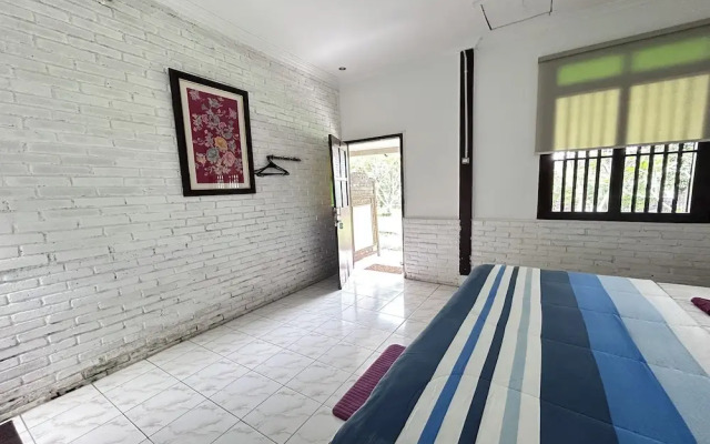 Carla Garden Villa