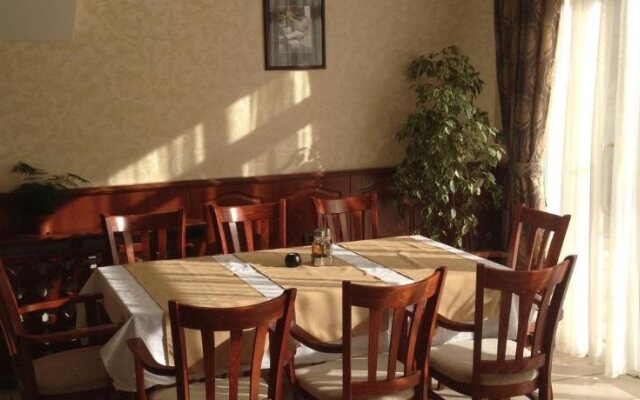 Hotel Elena