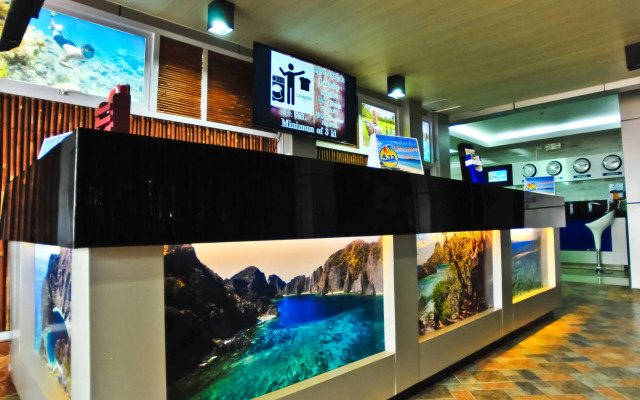 Four Thirteen Suites