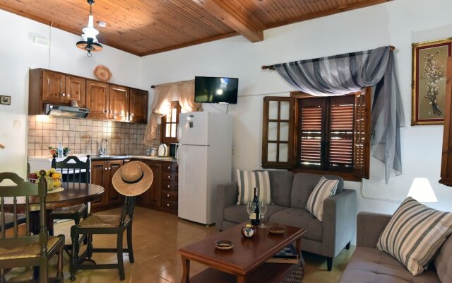 Traditional Greek Maisonette Antiperni