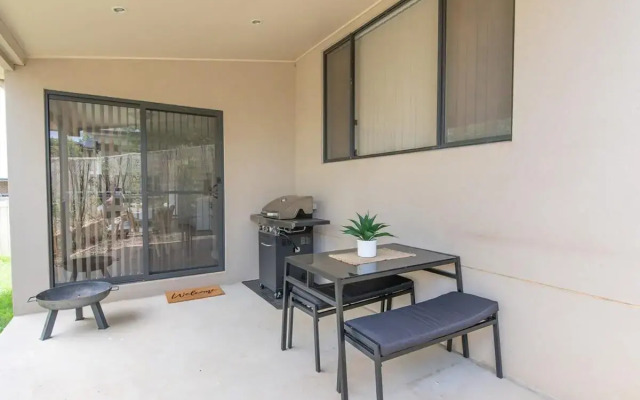 Phillip Villa, Modern & Fresh, Close to Town, Free Wifi