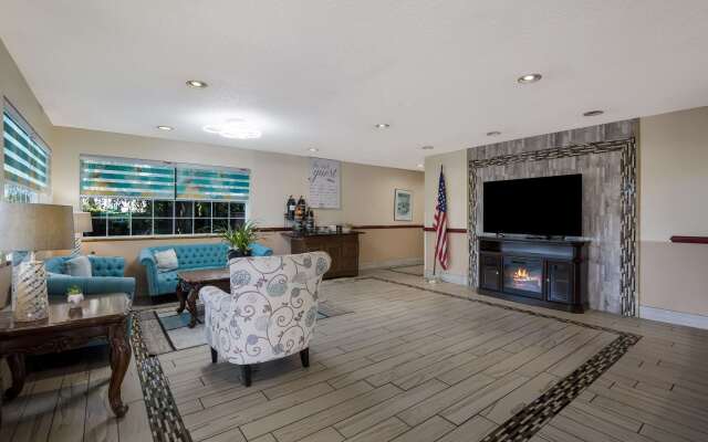 Quality Inn & Suites Medford Airport