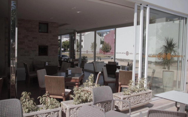 Hotel A44
