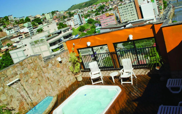 卡舒埃鲁广场酒店(Cachoeiro Plaza Hotel)