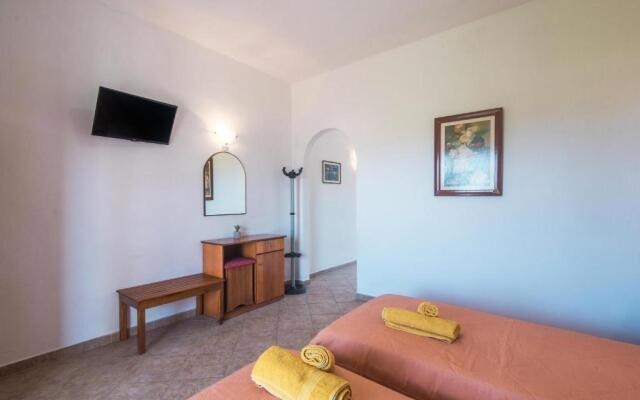 Aleka Apartment 4