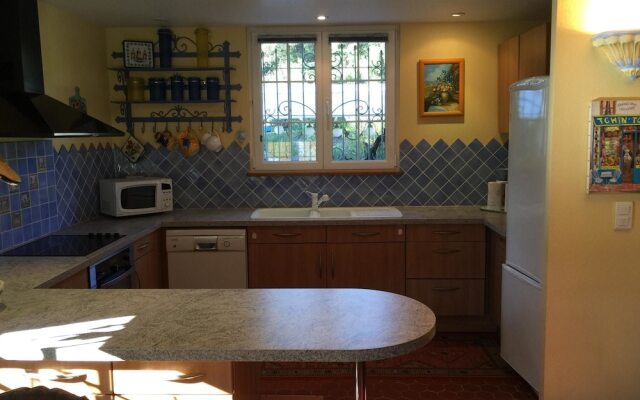 Villa With 2 Bedrooms in Saint-martin-de-pallières, With Pool Access,